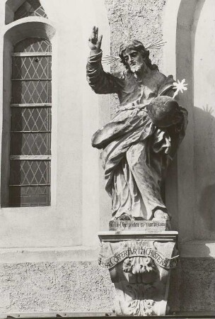 Salvator-Figur auf Konsole