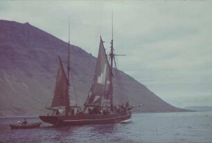 Reisefotos Norwegen. Fischerboot vor der Küste