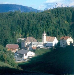 Lengmoos. Blick auf den Ort auf dem Ritten
