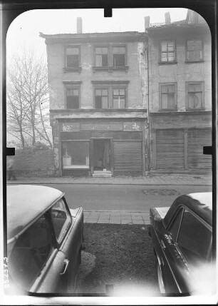 Erfurt-Altstadt, Lange Brücke. Wohnhaus mit Laden. Straßenfront