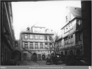 Nürnberger Hof von Süden auf Nürnberger Hof 8, rechts Nürnberger Hof 6, links Nürnberger Hof 5 (angeschnitten)