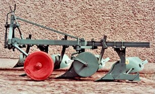 Anbau-Beetpflug B126