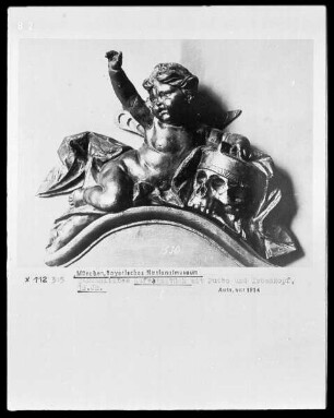 Aufsatzstück mit Putto und Totenkopf