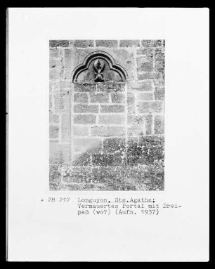 vermauertes Portal mit Dreipaß