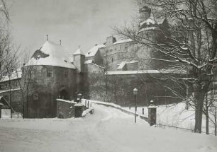 Schloss Hartenstein, Blick auf das Äußere Tor