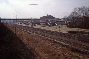 Korntal Fußgängerbrücke Bahnsteig