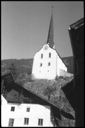 Oetz: Kirche, von unten