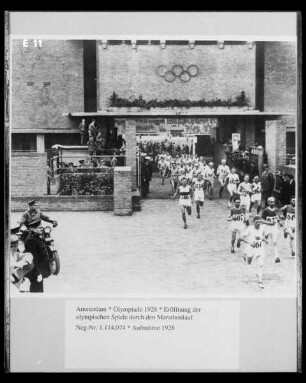 Amsterdam, Olympiade 1928; Eröffnung der olympischen Spiele durch den Marathonlauf
