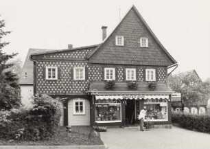 Wohnhaus mit Laden (Drogerie "Böhm")