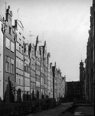 Danzig / Gdansk, Frauengasse und Frauentor