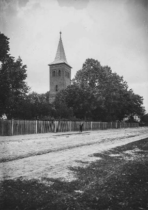 Guttentag, Kirche : Guttentag (Dobrodzien/Polen). Kirchstraße, Blick nach Nordosten gegen evangelischer Kirche