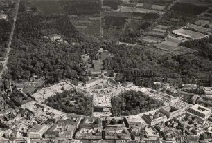 Luftbildaufnahmen von Karlsruhe. Innenstadt - Schlossplatz