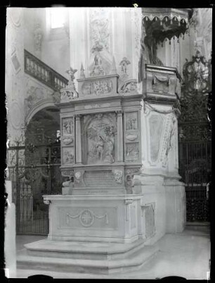 Klosterkirche; linker Seitenaltar