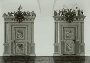 Hasentänze mit Pauker und Bierkegel : Schloss Augustusburg, Hasenhaus. Hasensaal im 1. Stock mit Ausmalung von Heinrich Göding dem Älteren (1570/1572). Hasentänze mit Pauker und Bierkegel. Fotografie nach der Restaurierung von 1959