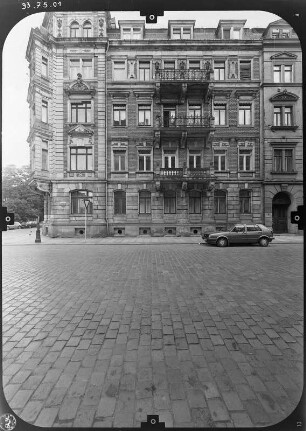 Dresden-Neustadt, Glacisstraße 26. Wohnhaus (um 1885). Straßenfront (Tieckstraße)
