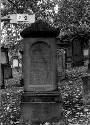 Grabstein 79