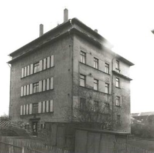 Reichenbach (Vogtland), Gabelsbergerstraße 7. Wohnhaus (Typ "Feiler", um 1930). Hofnsicht mit Hauseingang