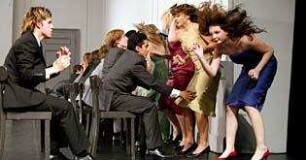 Tanzträume - Jugendliche tanzen KONTAKTHOF von Pina Bausch