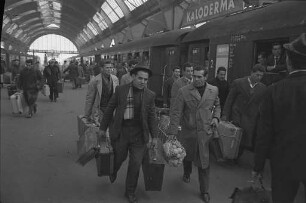 Heimfahrt der italienischen Gastarbeiter an Weihnachten.