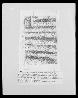 Prisciani Caesariensis gramatica; (es fehlen Teile des Buches 16, Buch 17 und 18) — Initialen A