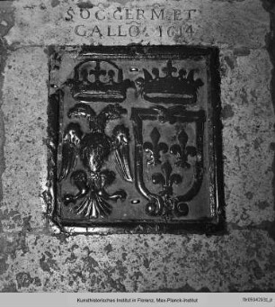 Grabplatte mit Wappen