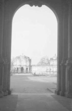 Dresden: Zwinger, Hof