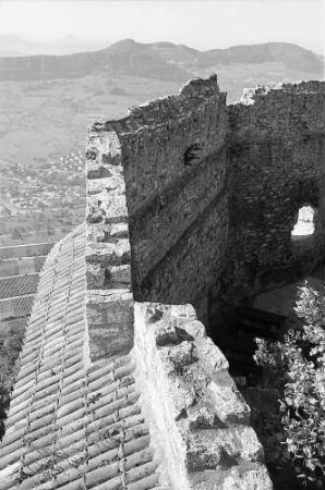 Neuffen: Albpanorama Richtung Westen und Stadt Neuffen