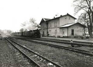 Radeburg, Bahnhofstraße. Bahnhof (1884). Empfangsgebäude