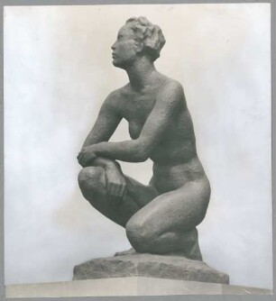 Große Kauernde, 1925/27, Bronze