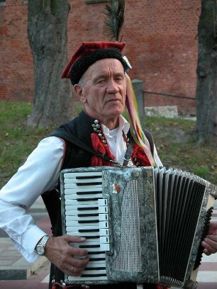 Straßenmusiker in Volkstracht, am Wawel