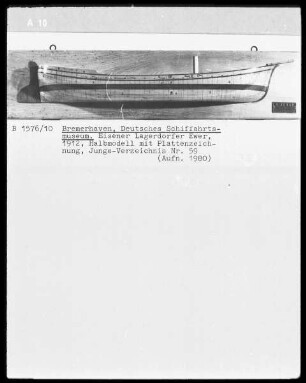 Eiserner Lägerdorfer Ewer, 1912, Halbmodell mit Plattenzeichnung, Junge-Verzeichnis Nr. 59