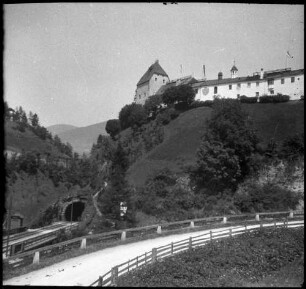 Matrei: Straße und Tunnel