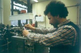 Berlin. Ein ausländischer Wissenschaftlicher Mitarbeiter am Institut für Lebensmitteltechnologie