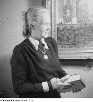 Porträt von Käthe Heidenberger