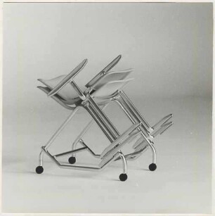 Reihen-Stapel-Stuhl, 1971 (Foto)