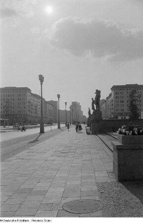 Teilansicht der Stalinallee