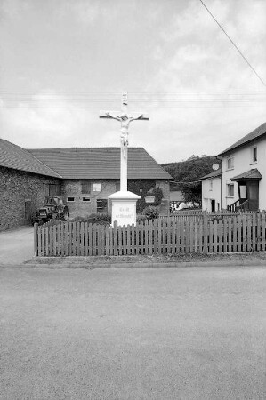 Hochkreuz (Hochkreuz); Hünfeld, Im Winkel 9