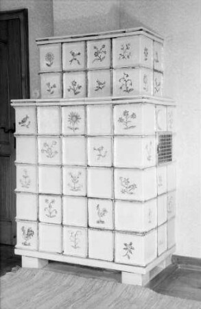 Freiburg: Morles Kachelofen