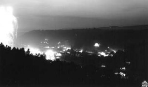 Bad Schandau. Stadtansicht mit Feuerwerk und Illumination anläßlich des 500-jährigen Jubiläums der Stadt