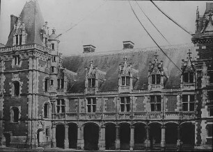 Blois, Schloss, Flügel Louis XII., Hofseite