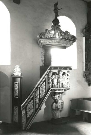 Bebertal-Alvensleben Markt. Pfarrkirche St. Jakob. Kanzel, Holz, weiß gefasst, 1698