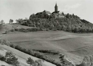 Seitenroda, Leuchtenburg : Seitenroda. Leuchtenburg (Heimatmuseum, Jugendherberge). Ansicht von Nordwesten