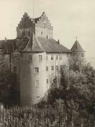 Meersburg am Bodensee, das alte Schloss : Meersburg am Bodensee. Das alte Schloss (auch Alte Burg, Altes Schloss), älteste bewohnte Burg Deutschlands (gegründet 628), war Wohnsitz der berühmten deutschen Dichterin Annette von Droste-Hülshoff