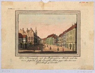 Dresden, die Kreuzgasse nach Westen, links die Reformierte Kirche, das Palais Loß, im Hintergrund die Kreuzkirche, ganz rechts das neue Gewandhaus