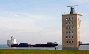 Deutschland. Niedersachsen. Cuxhaven. Hafeneinfahrt
