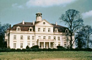 Blumendorf: Herrenhaus: Gartenseite