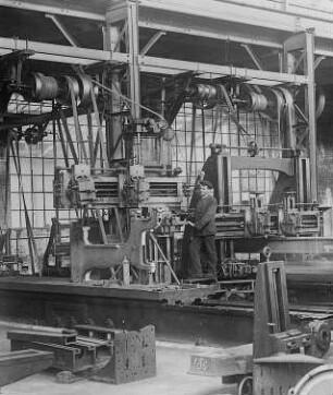 Einpilaster-Bohrmaschine : Technikgeschichte | Technologie | Eisen und Stahl | Werkzeug-Maschinenfabrikation