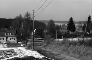 Untermusbach: Straße in Untermusbach