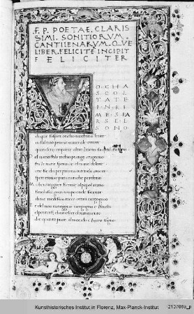Folio mit Randbordüre, eingeschlossenem Vierpass mit dem Porträt Lauras, eingeschlossenem Wappen, Text und historisierter Initiale V mit dem Porträt Petrarcas - Petrarca, Il Canzoniere