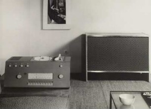 Braun Kompaktgerät mit Plattenspieler „studio 1“